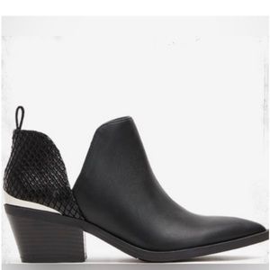 Express Metal Short Snakeskin
Block Heel Booties